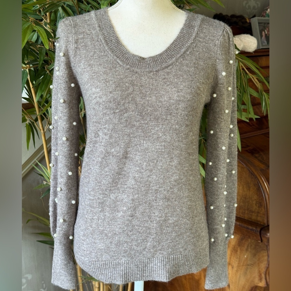 LOFT ladies gray with pearl accessory long sleeves sweater XS - Picture 12 of 14